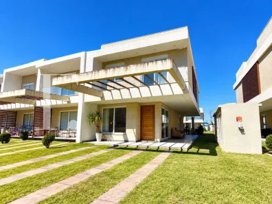 Sobrado com 4 Quartos à venda, 176m² no Capão da Canoa, Capão da Canoa