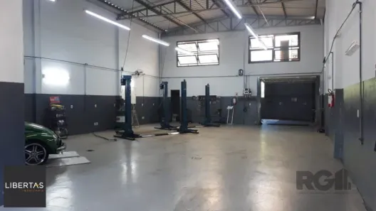 Galpão/Depósito/Armazém à venda, 300m² no Sarandi, Porto Alegre