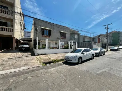Apartamento com 2 Quartos à venda, 45m² no Passo da Areia, Porto Alegre