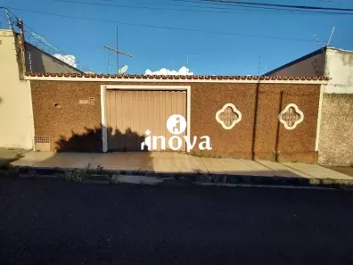 Casa com 3 Quartos à venda, 141m² no Conjunto Costa Telles I, Uberaba