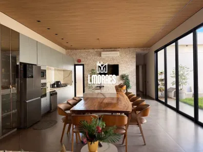 Casa de Condomínio com 3 Quartos à venda, 201m² no Novo Mundo, Uberlândia
