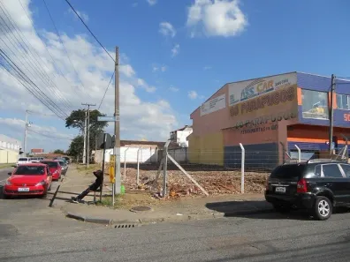 Lote/Terreno para alugar, 60m² no Pinheirinho, Curitiba