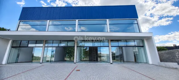 Sala Comercial para alugar, 112m² no Centro, Tubarão