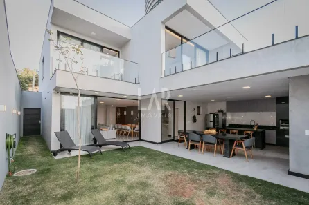 Casa com 4 Quartos para alugar, 343m² no Santa Lúcia, Belo Horizonte