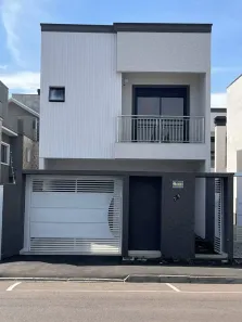 Sobrado com 3 Quartos à venda, 137m² no Boqueirão, Curitiba