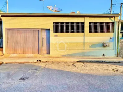 Casa com 3 Quartos à venda, 200m² no Conjunto Residencial Estrela do Sul, Campo Grande