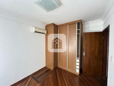 Sobrado com 4 Quartos para alugar, 380m² no Nossa Senhora Aparecida, Uberlândia