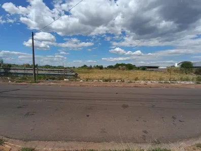 Lote/Terreno à venda, 2500m² no Parque Residencial Servantes II, Presidente Prudente