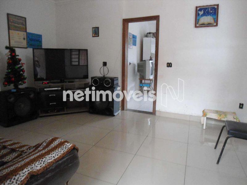 Casa com 3 quartos — Glória, Belo Horizonte
