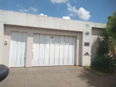 Casa com 3 Quartos à venda, 200m² no Jardim Inconfidência, Uberlândia