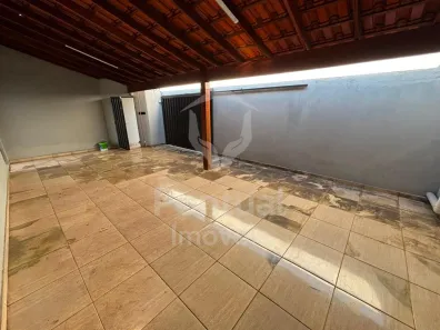 Casa com 3 Quartos para alugar, 150m² no Santa Rosa, Uberlândia
