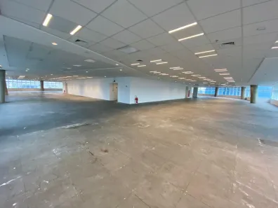 Sala Comercial para alugar, 2500m² no Vila Olímpia, São Paulo