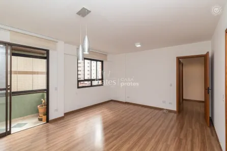 Apartamento com 3 Quartos para alugar, 84m² no Centro, Curitiba