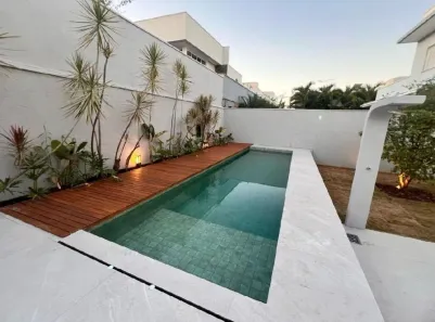 Sobrado com 3 Quartos à venda, 283m² no Laranjeiras, Uberlândia