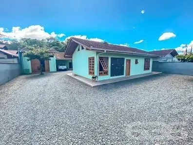 Casa com 4 Quartos à venda, 186m² no Vila Nova, Joinville