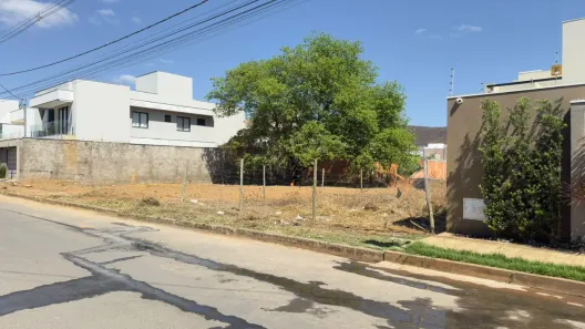 Lote/Terreno à venda, 300m² no Morada do Sol, Montes Claros