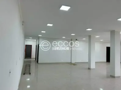 Imóvel Comercial à venda, 280m² no Santa Luzia, Uberlândia