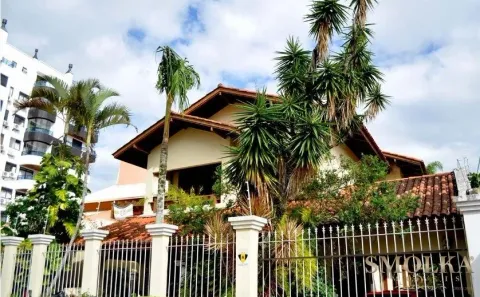 Casa com 5 Quartos para alugar, 335m² no Balneário, Florianópolis