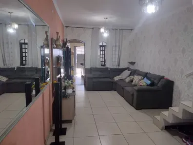Sobrado com 2 Quartos à venda, 125m² no Jardim Santa Rosa, Taboão da Serra