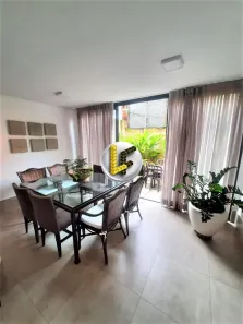 Sobrado com 5 Quartos à venda, 176m² no Camburi, São Sebastião