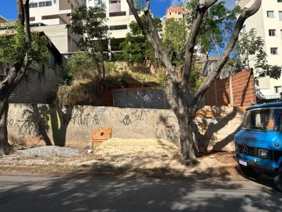 Lote/Terreno à venda, 221m² no Manacás, Belo Horizonte