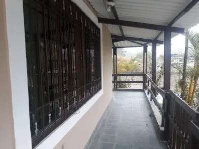 Fazenda/Sítio com 3 Quartos à venda, 200m² no Vila São Pedro, Suzano