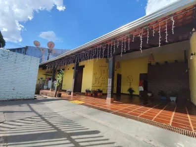 Casa com 4 Quartos à venda, 226m² no Champagnat, Londrina