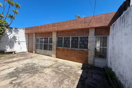 Casa com 4 Quartos à venda, 420m² no Ponta Grossa, Maceió