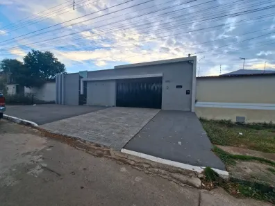 Casa com 4 Quartos à venda, 356m² no Jardim Presidente, Goiânia
