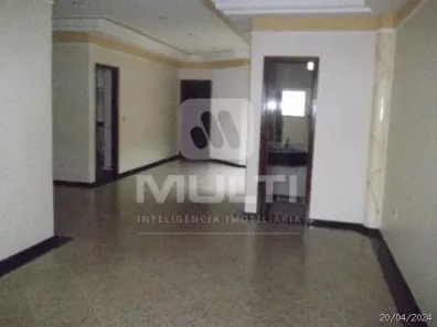 Casa com 3 Quartos à venda, 227m² no Carajás, Uberlândia