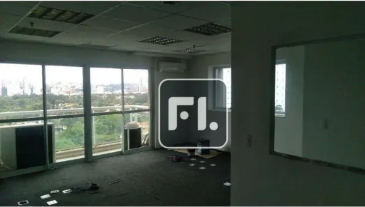 Sala Comercial à venda, 128m² no Santo Amaro, São Paulo