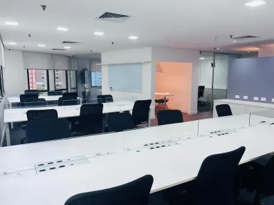 Sala Comercial para alugar, 130m² no Vila Olímpia, São Paulo