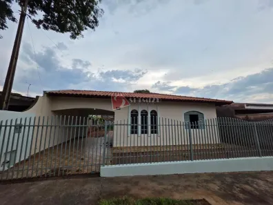 Casa com 3 Quartos para alugar, 115m² no Parque das Grevíleas I parte, Maringá