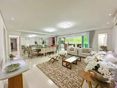 Apartamento com 4 Quartos para alugar, 222m² no Zona 01, Maringá