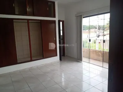 Apartamento com 2 Quartos para alugar, 120m² no Vila São José, Taubaté