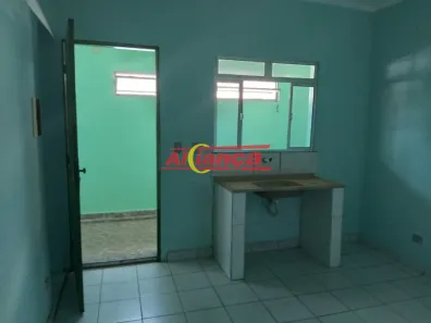 Casa com 1 Quarto para alugar, 40m² no Parque Santos Dumont, Guarulhos