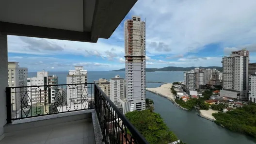 Apartamento com 4 Quartos à venda, 200m² no Meia Praia, Itapema