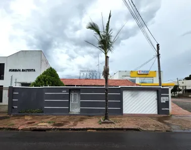 Casa com 4 Quartos para alugar, 192m² no Antares, Londrina