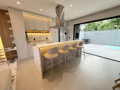 Sobrado com 3 Quartos à venda, 169m² no Areias, Camboriú