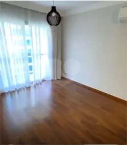 Apartamento com 3 Quartos para alugar, 80m² no Moema, São Paulo