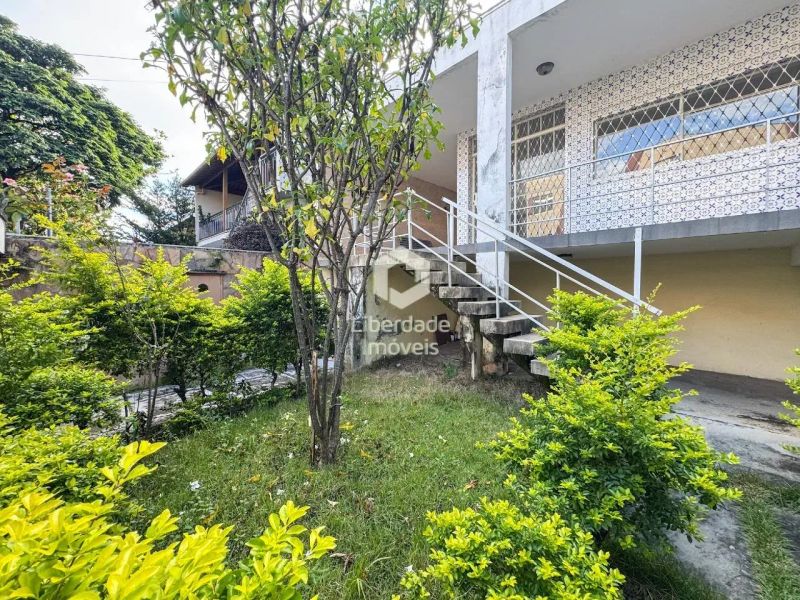 Casa com 3 quartos — Caiçaras, Belo Horizonte
