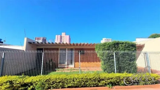 Casa com 3 Quartos para alugar, 271m² no Canadá, Londrina