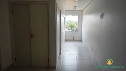 Sala Comercial para alugar, 42m² no Chácaras do Refúgio-Granja Viana, Cotia