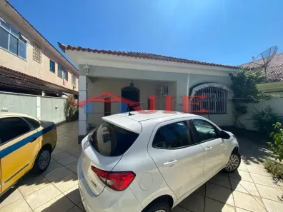 Casa com 3 Quartos à venda, 136m² no Vila Valqueire, Rio de Janeiro