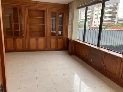 Sala Comercial à venda, 121m² no Menino Deus, Porto Alegre