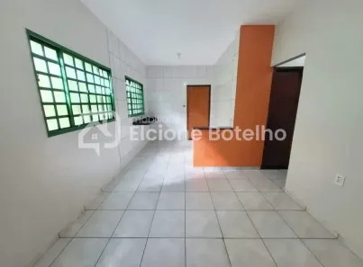 Casa com 3 Quartos para alugar, 150m² no Jardim Europa, Uberlândia