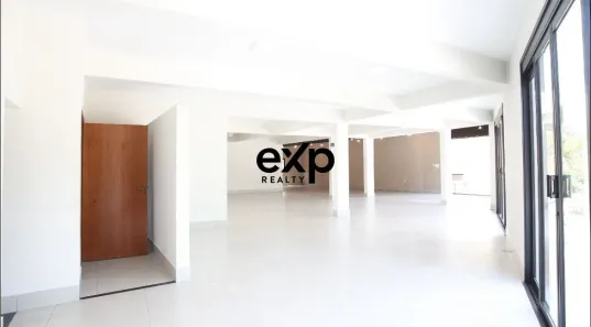 Prédio Comercial para alugar, 330m² no Bosque, Vinhedo