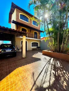 Sobrado com 4 Quartos à venda, 317m² no Jardim Semiramis, Cotia