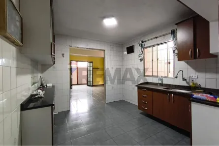 Casa com 2 Quartos para alugar, 140m² no Vila Dirce, Mauá