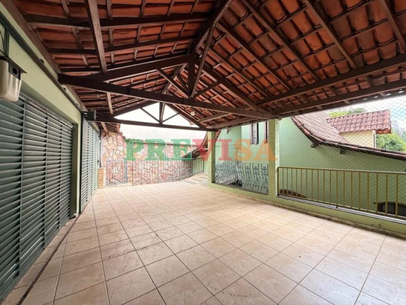Casa com 3 quartos — Sagrada Família, Belo Horizonte
